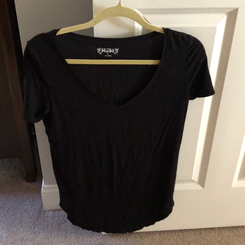 MUDD Black v neck shirt